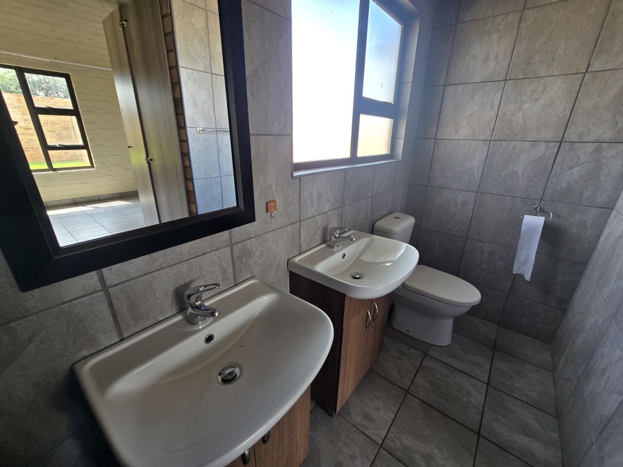 2 Bedroom Property for Sale in Wilkoppies North West